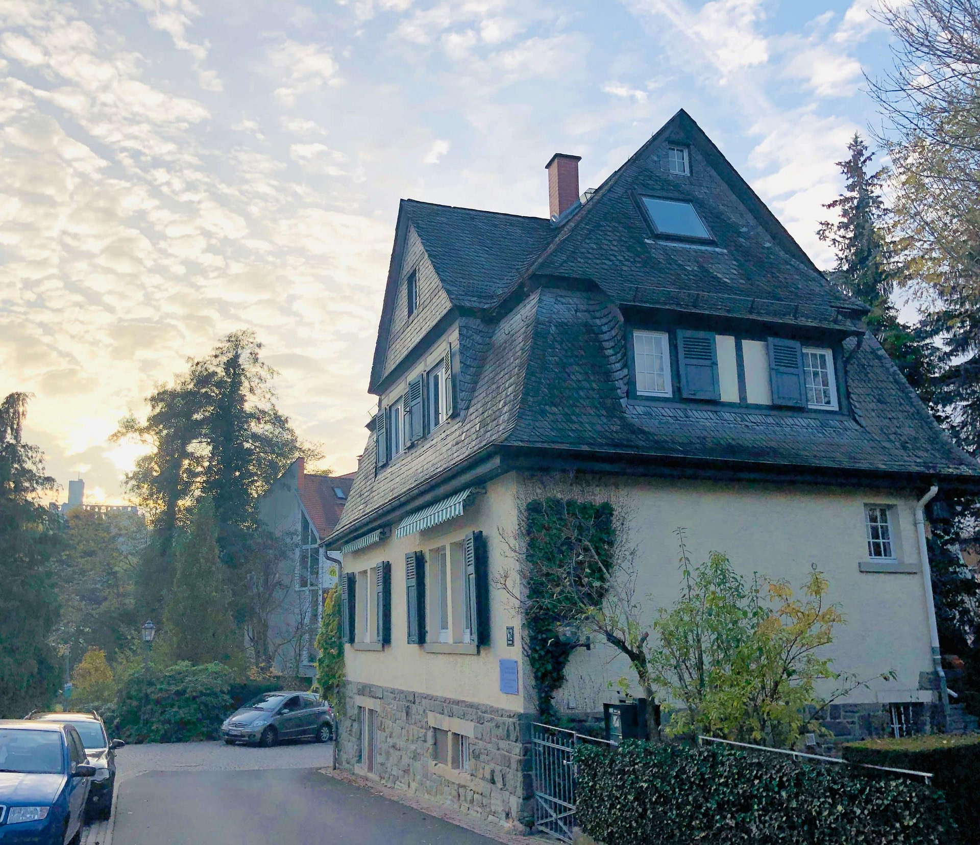 außenansicht praxis mit burg außenansicht praxis mit burg